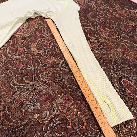 Lululemon Swiftly Tech Shirt Long-sleeve Tee Yellow Women's Size 8 - Picture 11 of 11